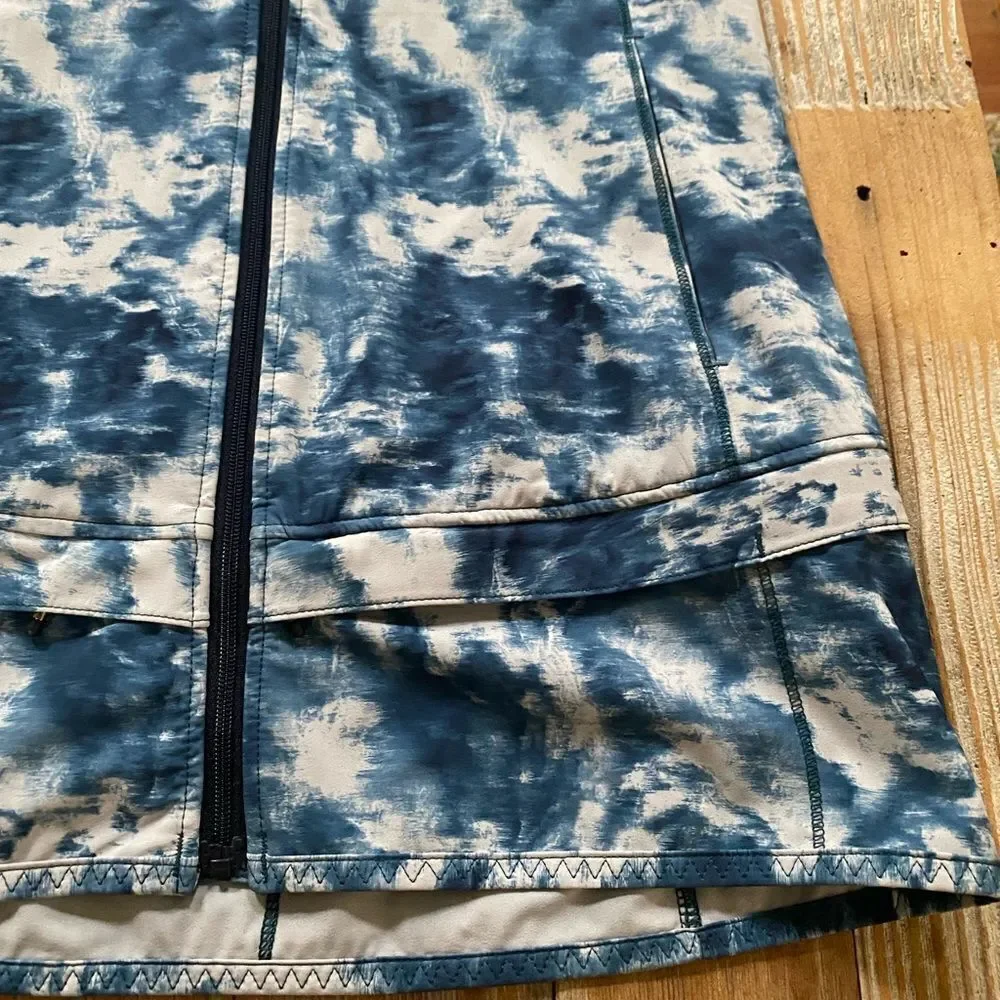 Lululemon Light Speed Vest Sea Side Silver Fox Alberta Lake blue and white